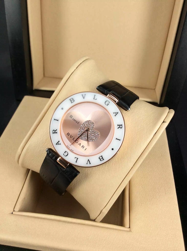 ブルガリ時計正面デザイン